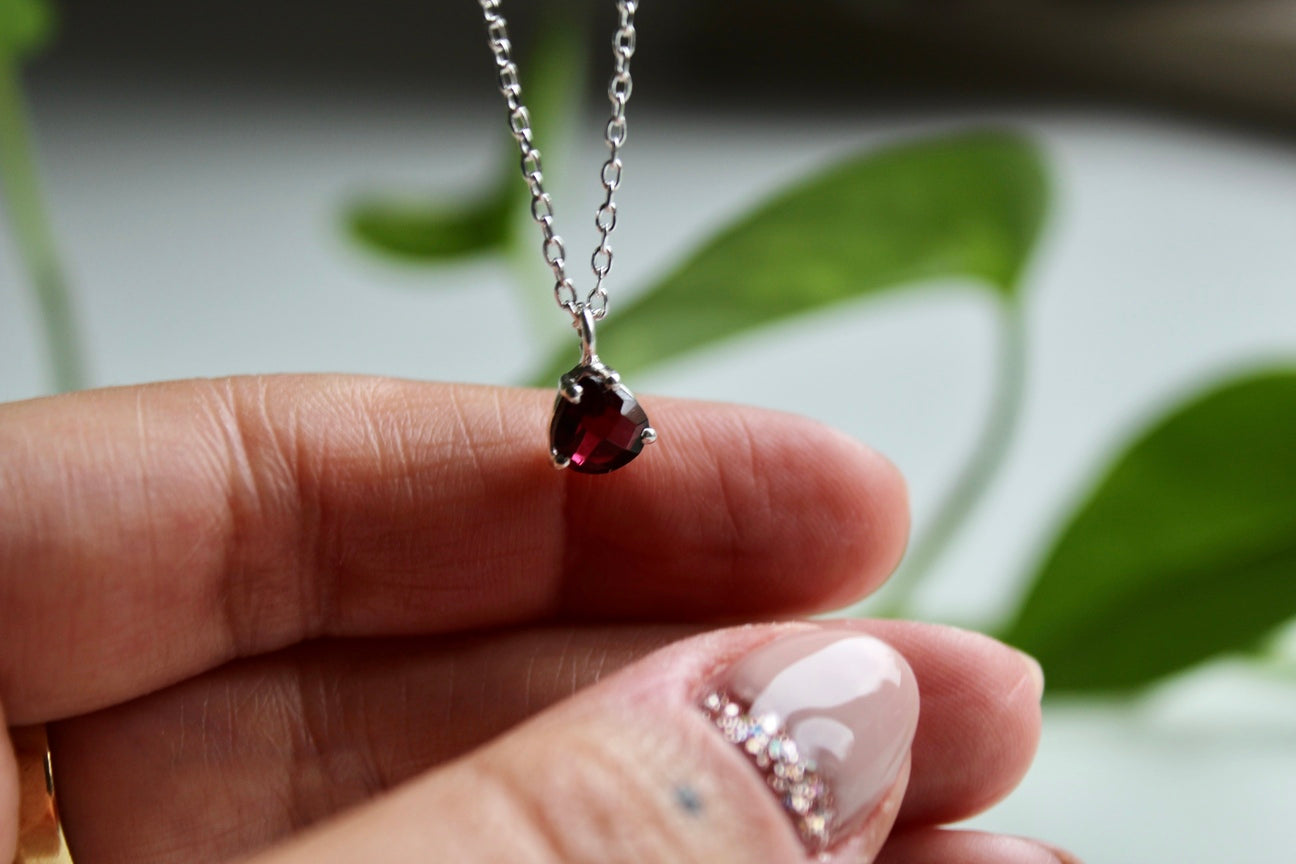 Collana Granato