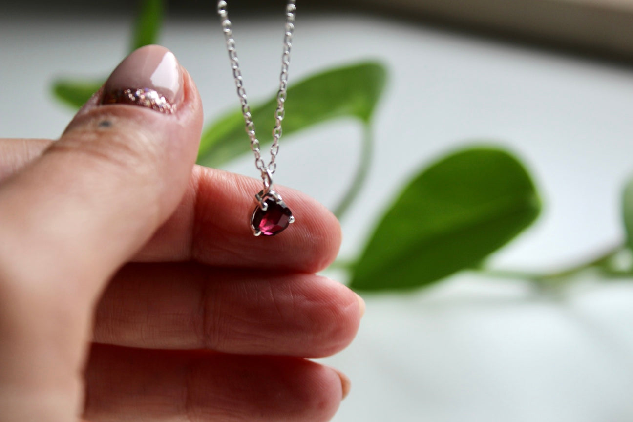 Collana Granato