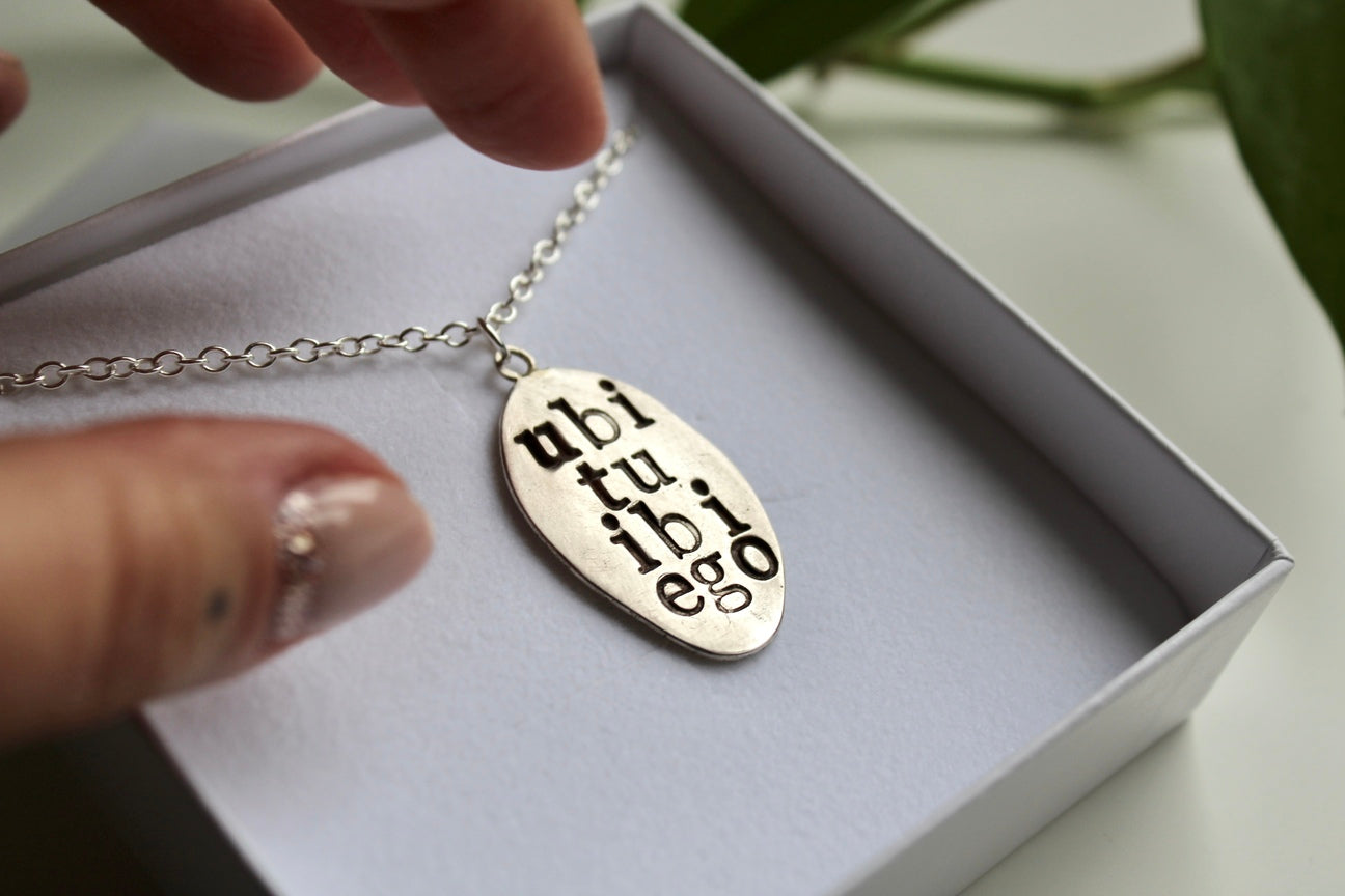 Collana "ubi tu ibi ego"